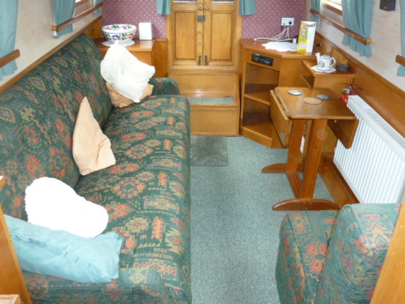 Dangle Berry 45ft Narrowboat by Dave Clarke has been sold by New
