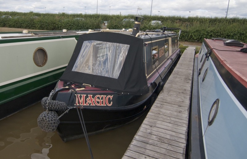 Cheshire Narrow Boats Magic Narrowbeam