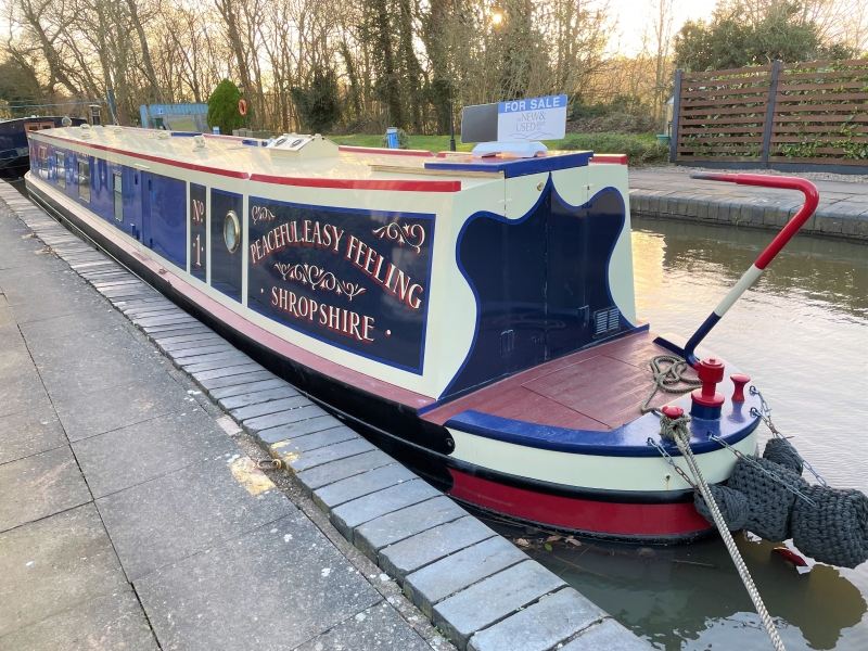 Wychwood Narrowboat Company Peaceful Easy Feeling Narrowbeam