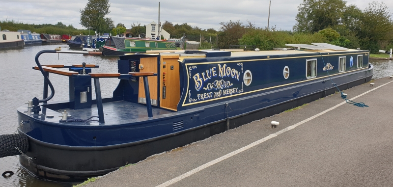 East West Marine Blue Moon Narrowbeam East West Marine Blue Moon Narrowbeam