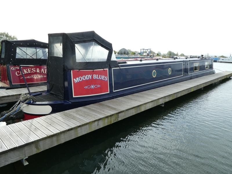 Lambon/NSM narrowboats Fitout Moody Blues Narrowbeam